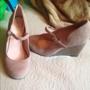 Vince Camuto wedges