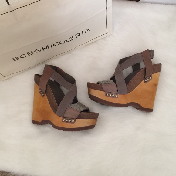 ✨BCBGMAXAZRIA WALTER WEDGES✨ - Picture 2 of 4