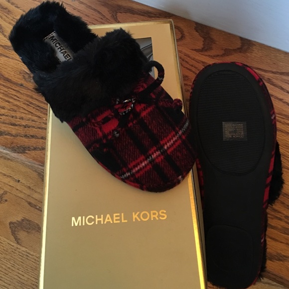 michael kors house slippers micheal kors house slippers michael kors size 7 michael kors house slippers micheal kors house slippers michael kors size 7