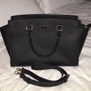 New York and company winged satchel