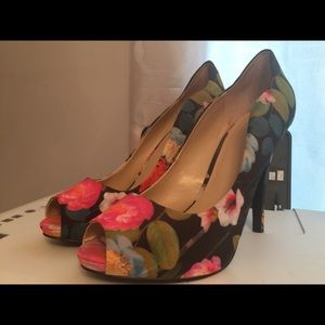 NineWest peep-toe floral heels