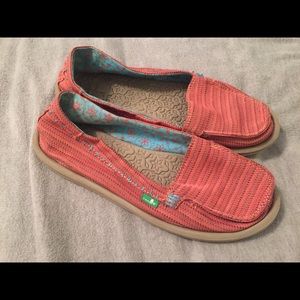 Sanuk Slip Ons