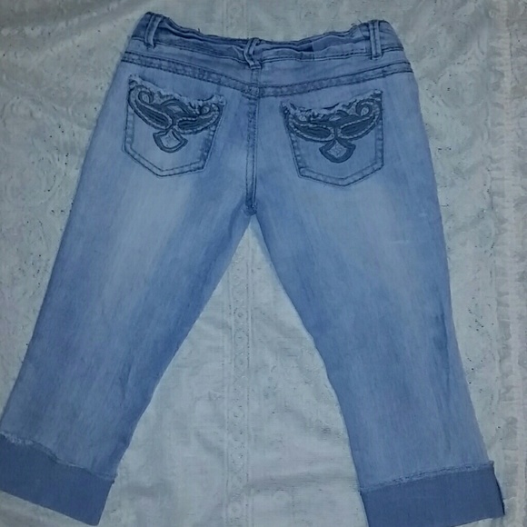 Jean capris - Picture 2 of 3