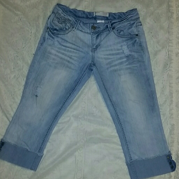 Jean capris - Picture 3 of 3