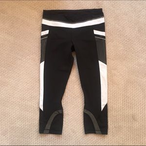 Lululemon two-toned cropped leggings