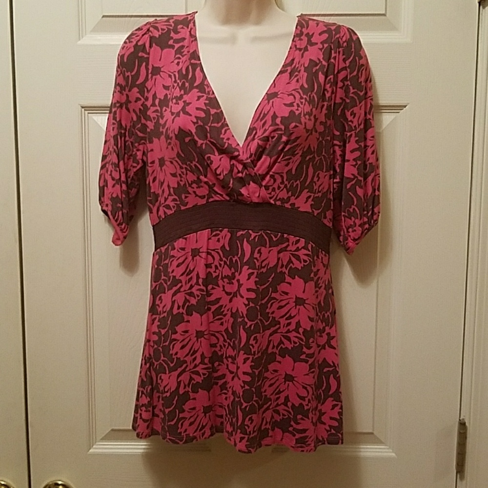 2/$15 The Limited pink & brown top, M