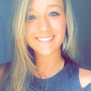 Meet your Posher, Abbey