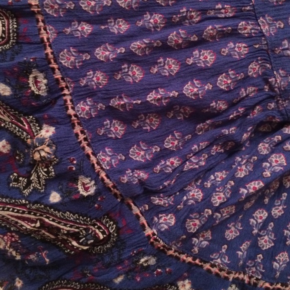 Top - Picture 2 of 2