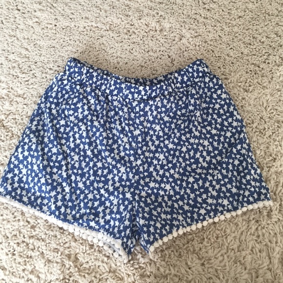 FLASH SALE! ⭐️ Adorable Pom Pom shorts! - Picture 1 of 3