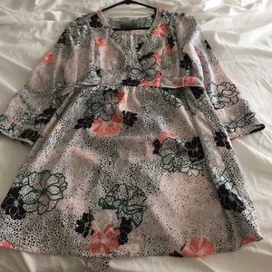 A pea in the pod size medium maternity blouse