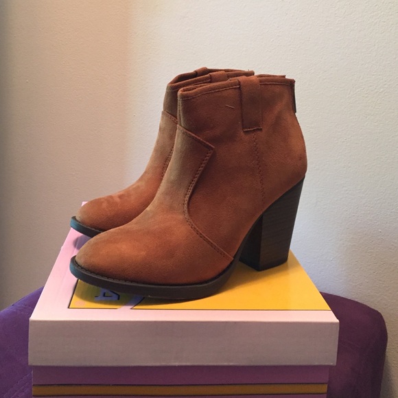 Ankle boots