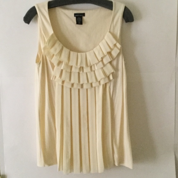 🎉HOST PICK 🎉NWOT VIC SECRET BUTTERY YELLOW TOP🌺 - Picture 4 of 4