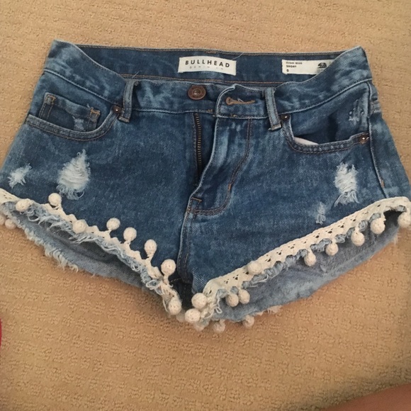 Bullhead Pom Pom shorts