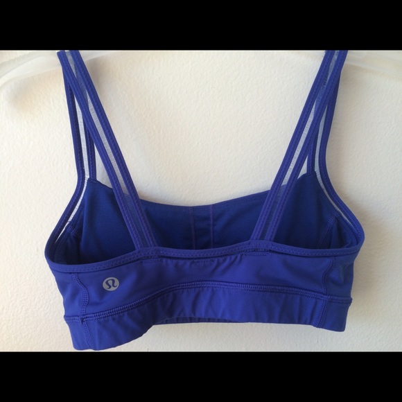 Lululemon sports bra size 4 - Picture 2 of 2