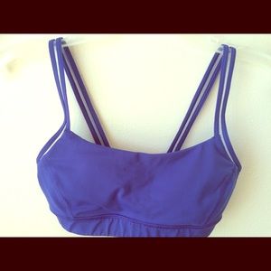 Lululemon sports bra size 4