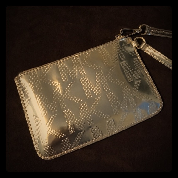 Like New Michael Kors wristlet