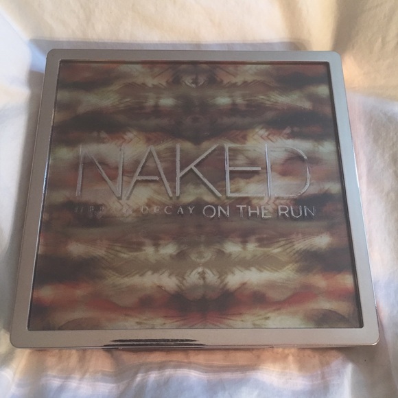 Urban Decay Other - URBAN DECAY NAKED ON THE RUN PALETTE  Naked gloss