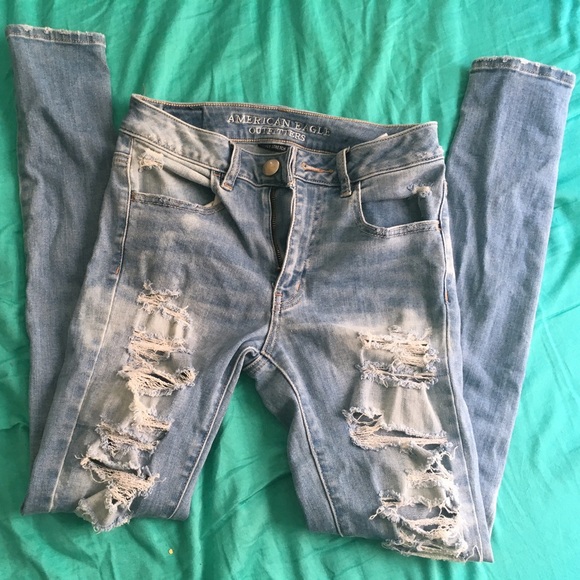 Ripped skinny jeans