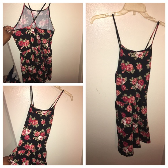 F21 floral  Romper with pockets.