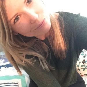 Meet your Posher, Alexis