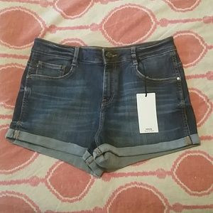 Denim shorts, size 6