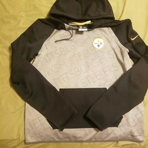 Women's Nike Sweatshirt