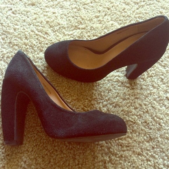 Black heels - Picture 1 of 1