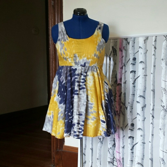 Minuet watercolor tie back dress size M