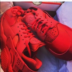 Triple Red Huarache