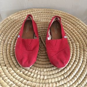 Classic Red TOMS