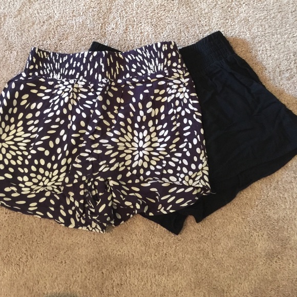 Bundle Love Ady print & black shorts - Size M - Picture 3 of 3