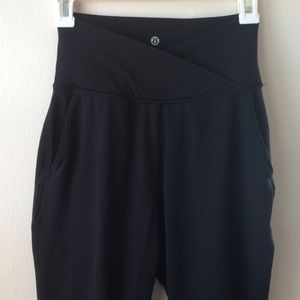 Size 4 Lululemon crop pants