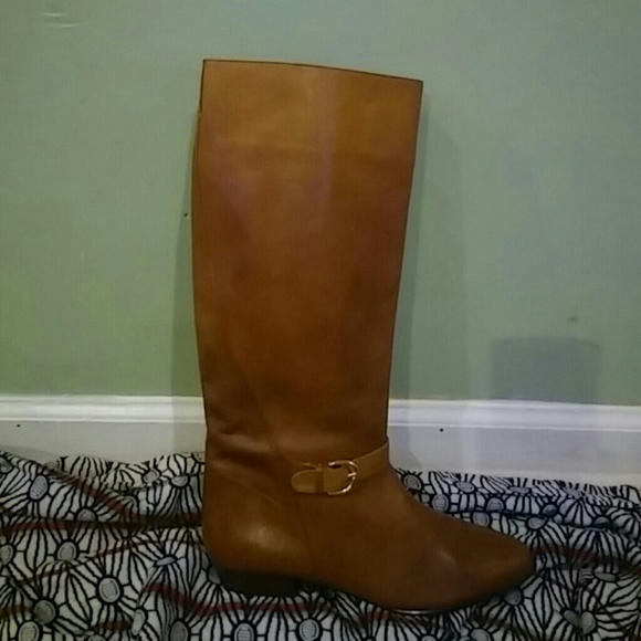 Boots - Picture 2 of 4