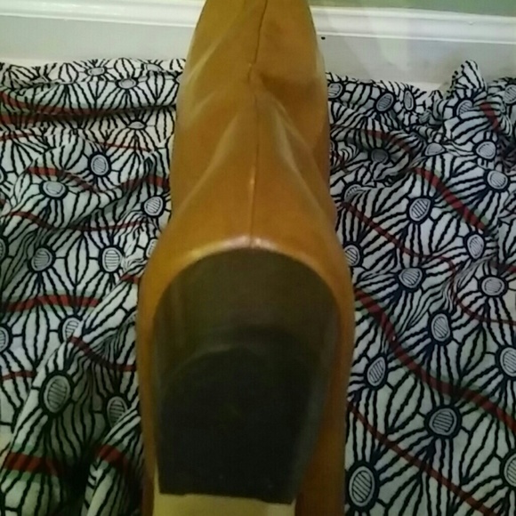Boots - Picture 4 of 4