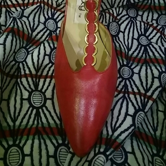 Shoes - Picture 3 of 4