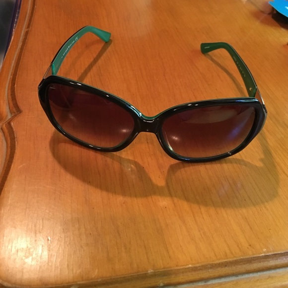Kate spade sunglasses w case and cloth