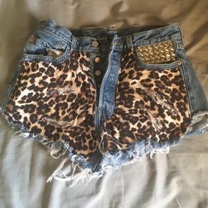 levi high waisted shorts