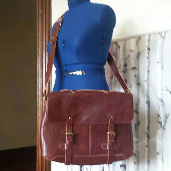 Beautiful Johnson & Murphy artisan leather satchel