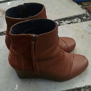 TOMS Desert Wedge Boots