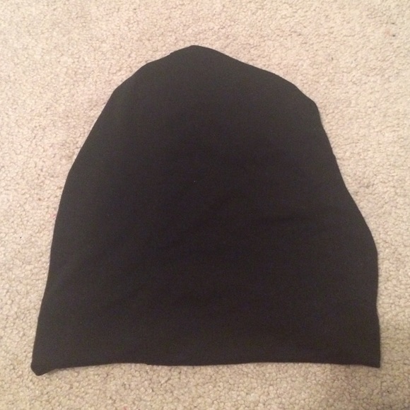 Black beanie/head wrap