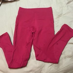 Lululemon crops size 6