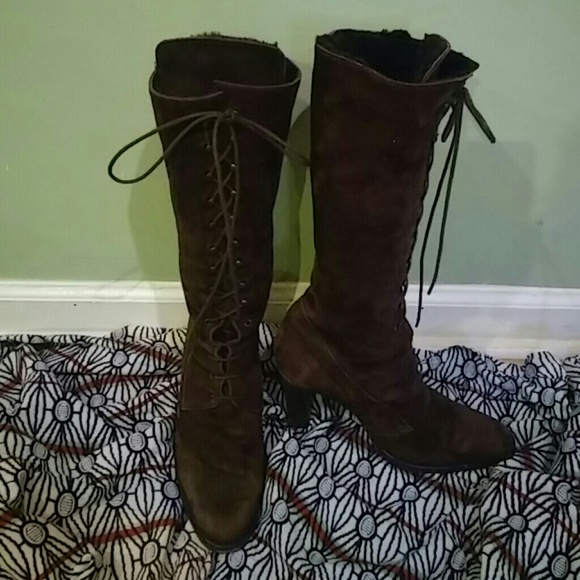 Boots - Picture 2 of 4