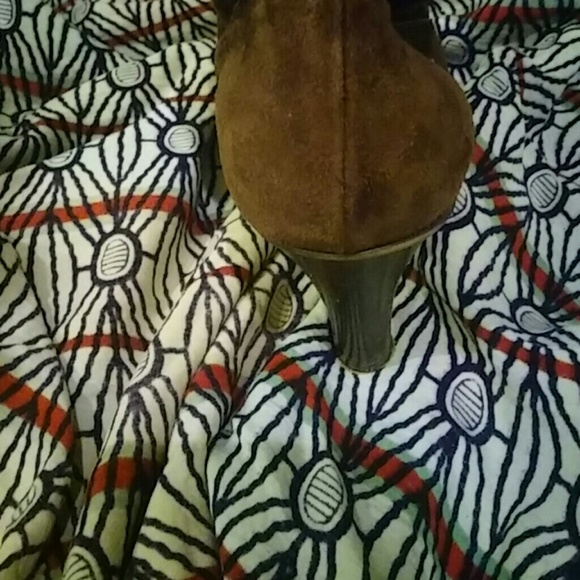 Boots - Picture 3 of 4