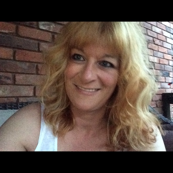 Meet your Posher, Lisajune - Picture 2 of 4