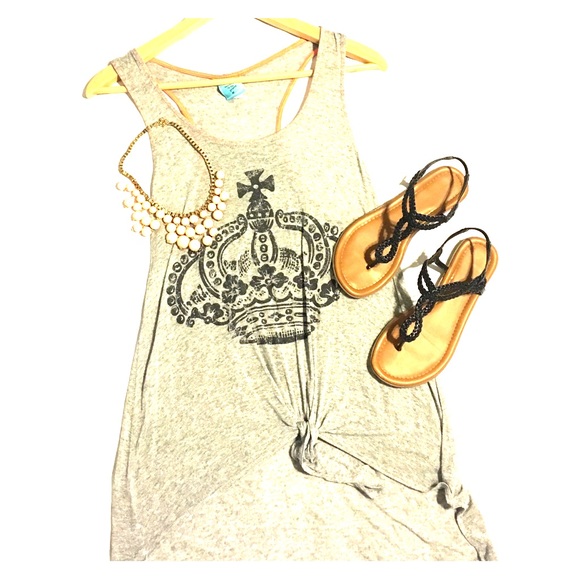 Grey razorback tank Hip size Medium