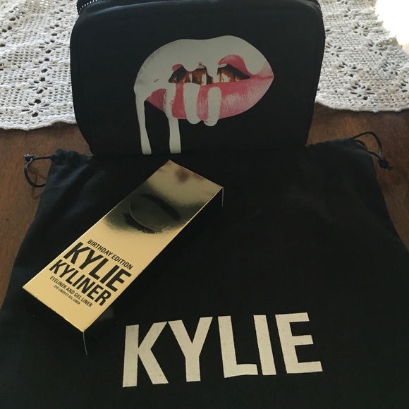 Kylie Cosmetics Birthday edition Kyliner kit