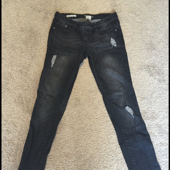 Decree distressed jeans.