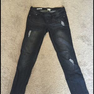 Decree distressed jeans.