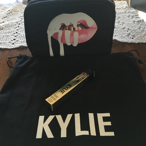 Kylie Birthday Edition Lord Metal Lipstick