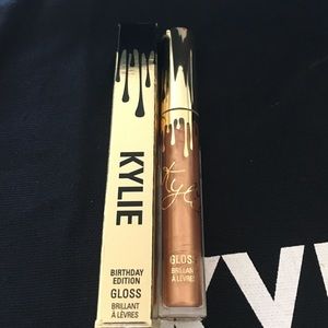 Kylie Birthday Edition Gloss in Poppin'